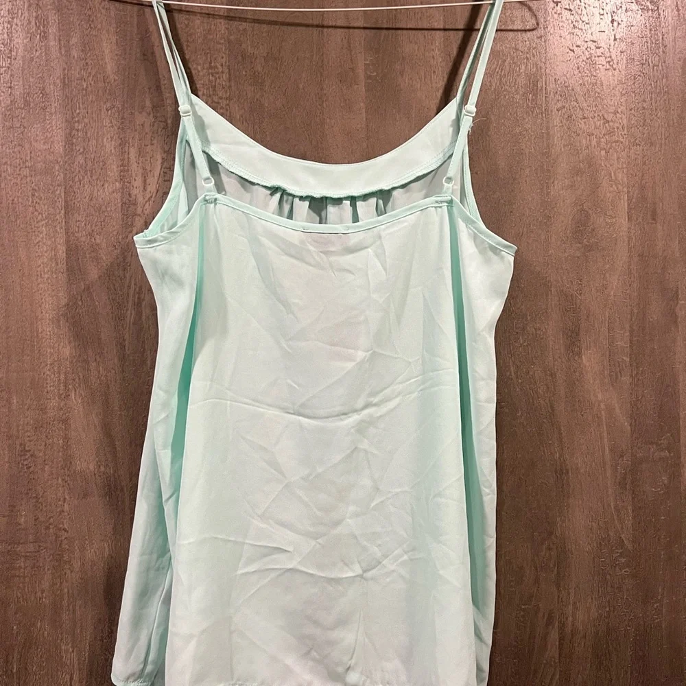 Women’s size large top brand new with tags still attached - Picture 4 of 7